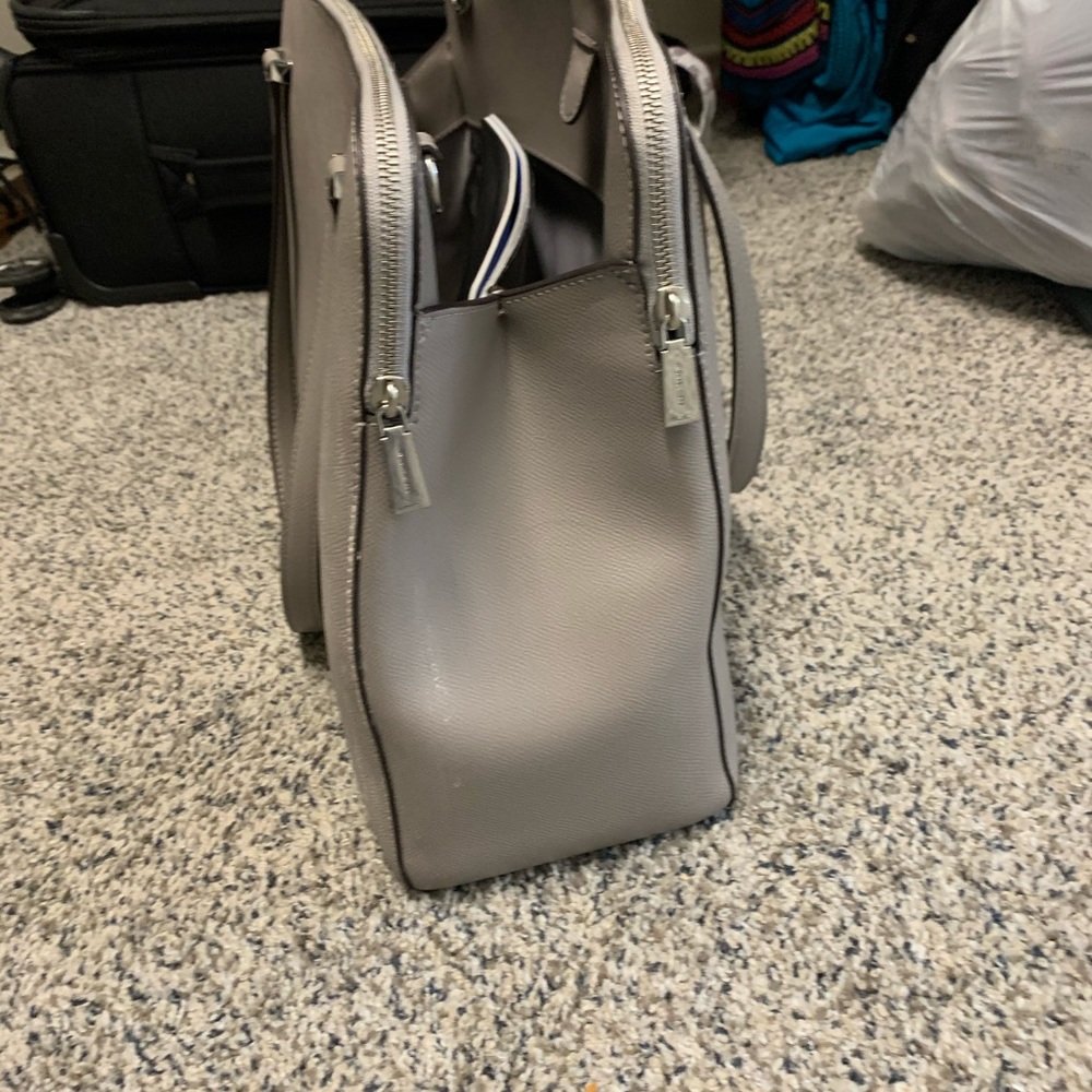 Michael Kors - Picture 2 of 2